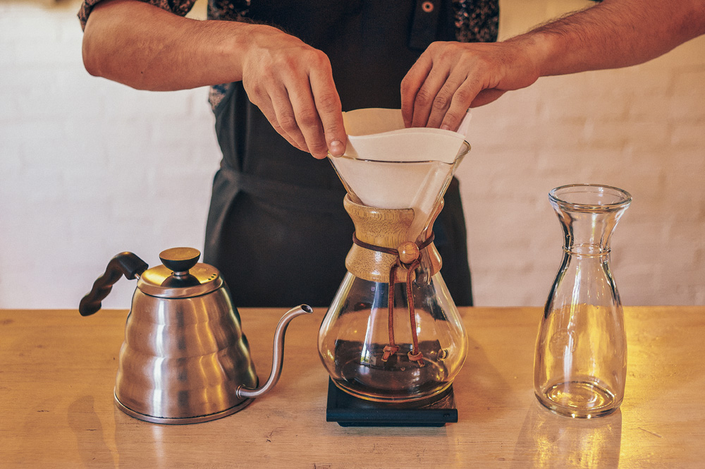 альтернативное заваривание кофе в кемексе