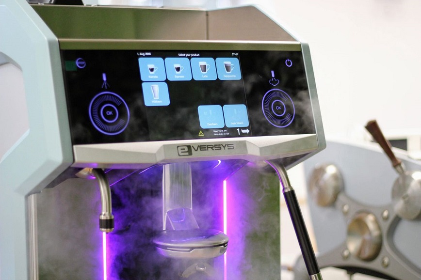 приготовление кофе в кофемашине Eversys