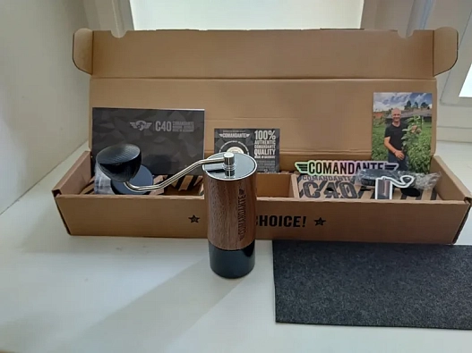 Ручная кофемолка Comandante C40 MK4 Nitro Blade Black