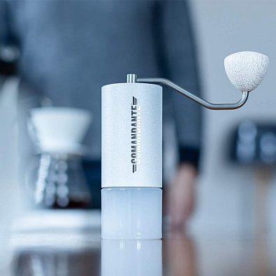 Ручная кофемолка Comandante C40 MK4 Nitro Blade Snow White